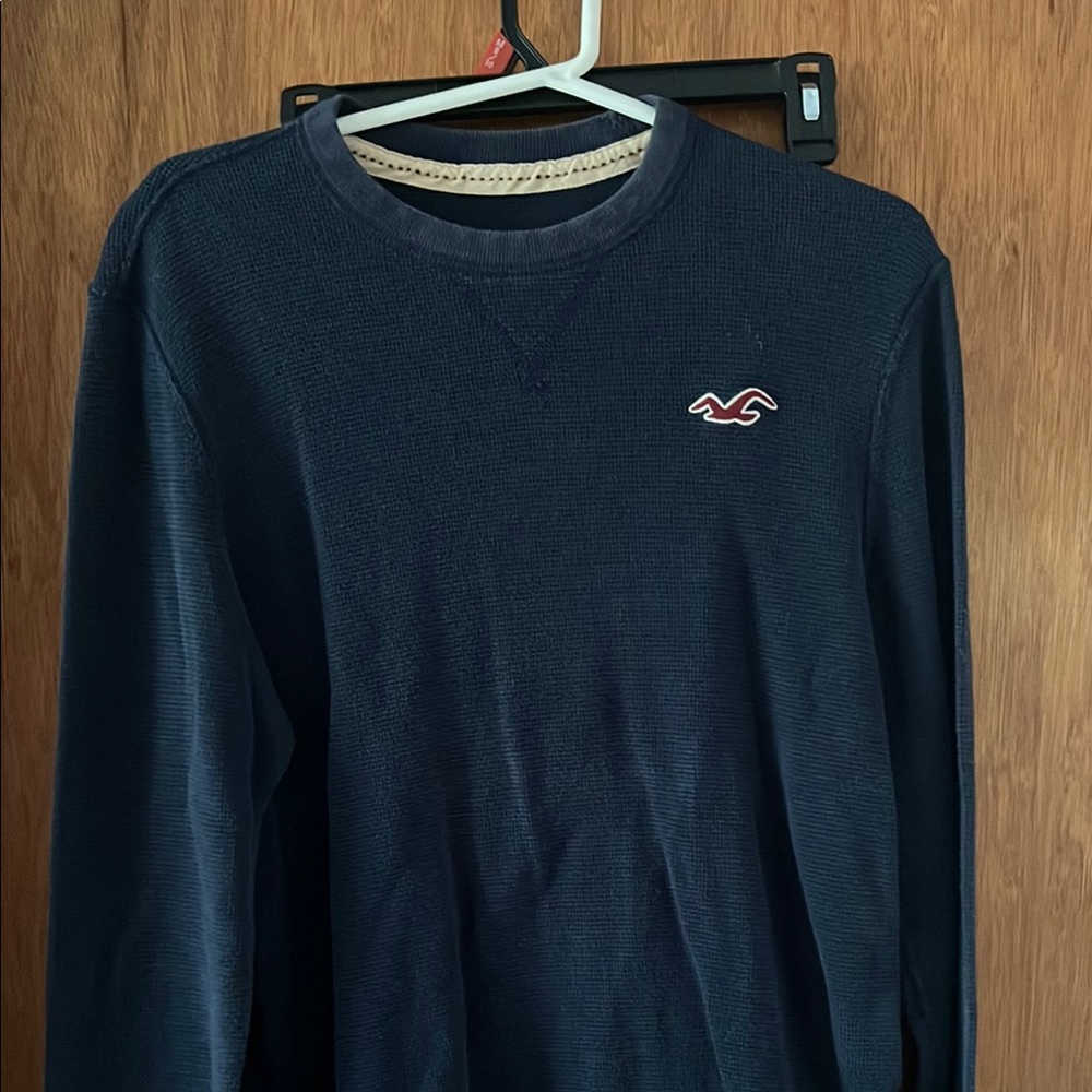 Hollister Men's Navy Sweater